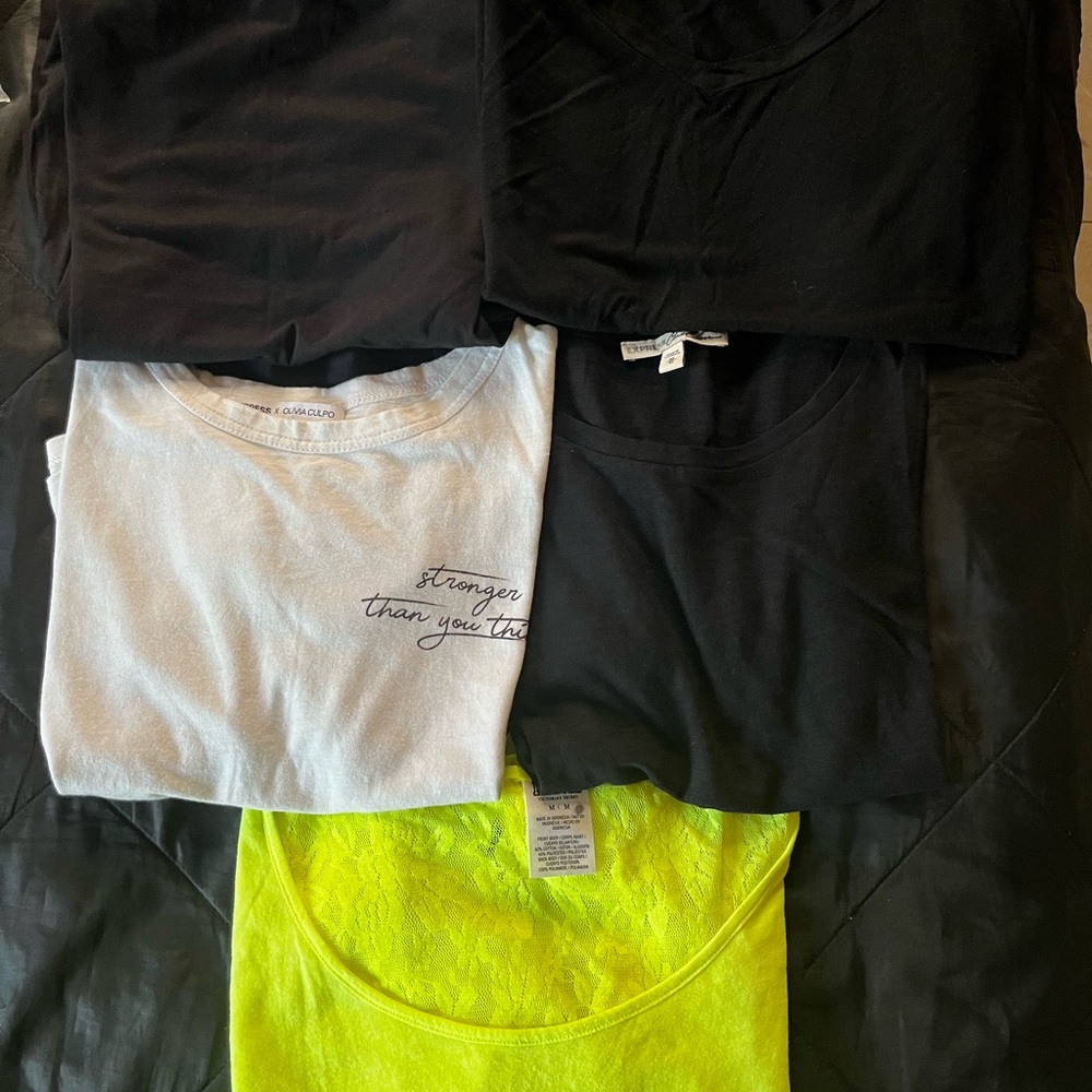 Bundle of 5 women’s Short Sleeve Tees- medium